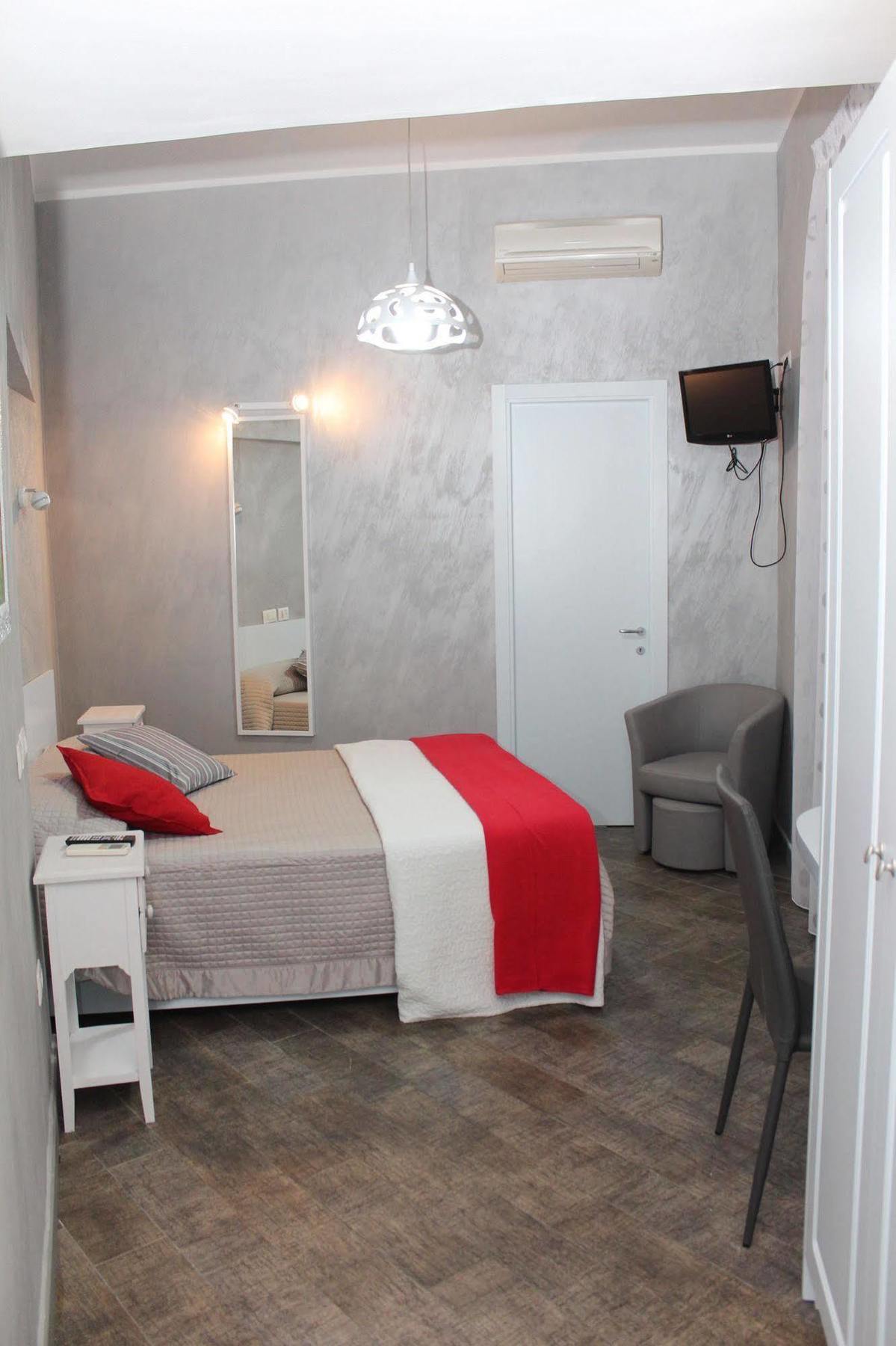 Residenza Nicola Hotel Nápoles